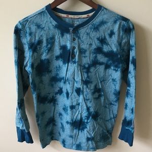Like-new Levi’s tie-dye Henley shirt
